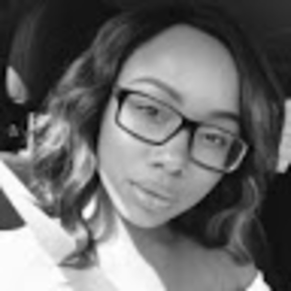 Meet your Posher, Jessica - Picture 1 of 1